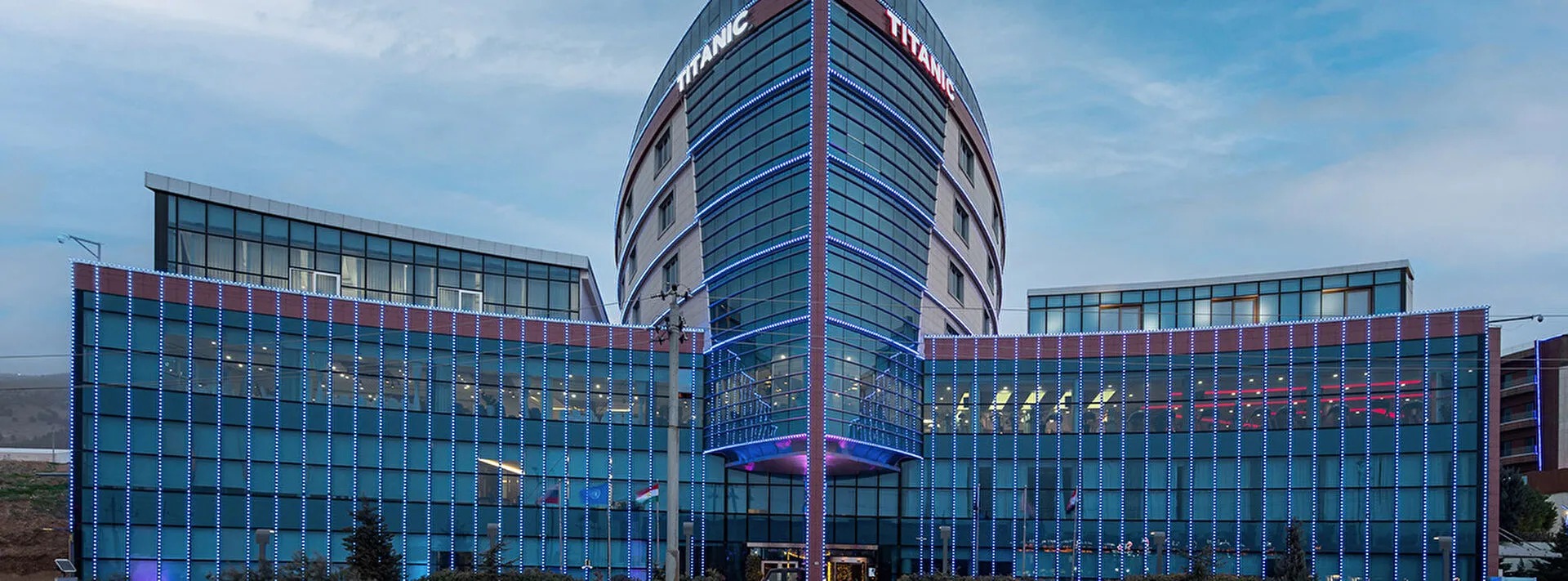1350x500px-TITANIC-HOTEL-D.jpg
