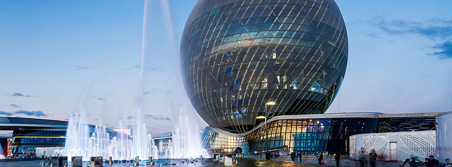 1350x500px-The-Sphere-at-Expo-2017-D.jpg
